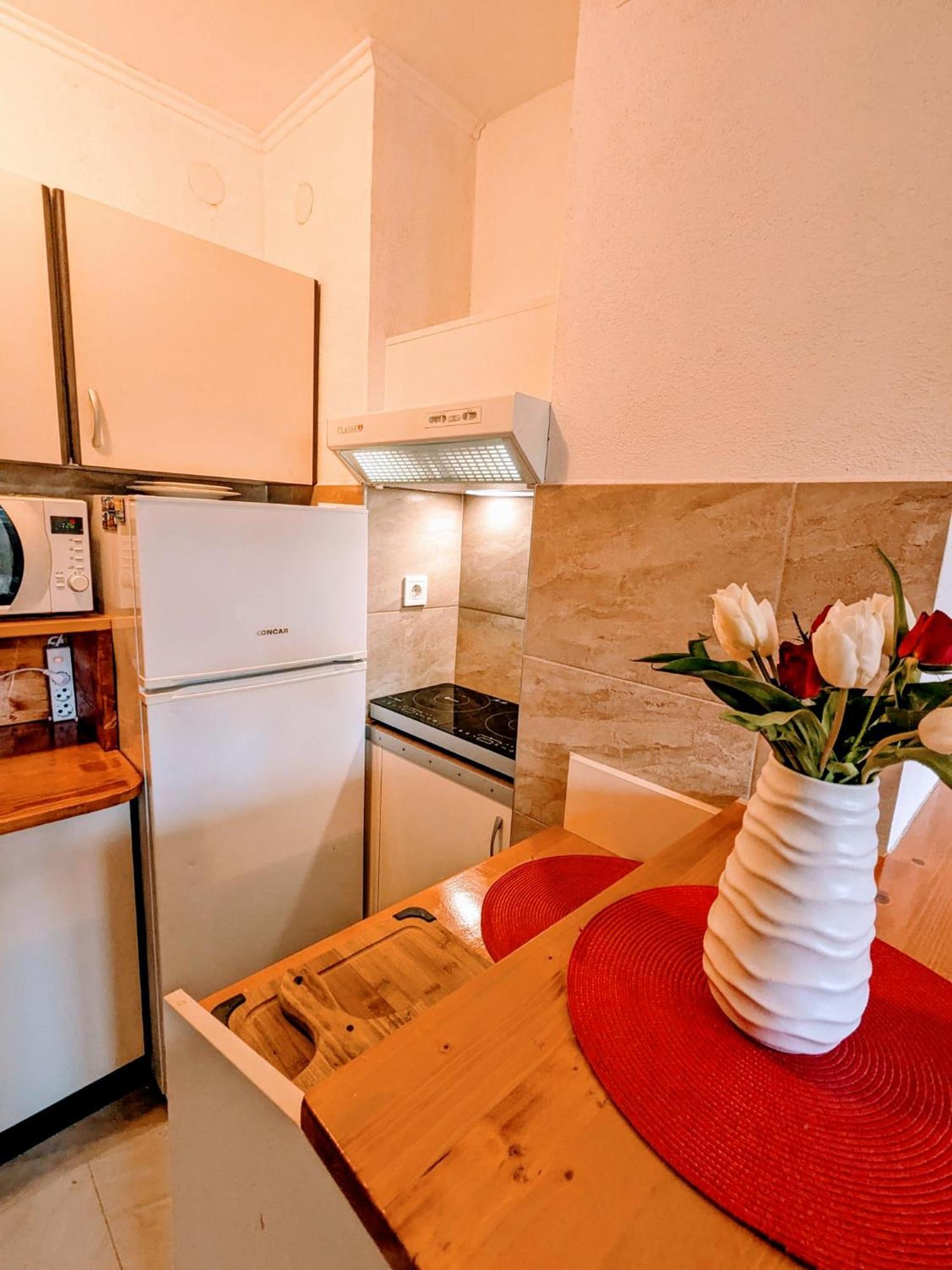 Appartement Demass - Cozy, Free Parking And Wifi *