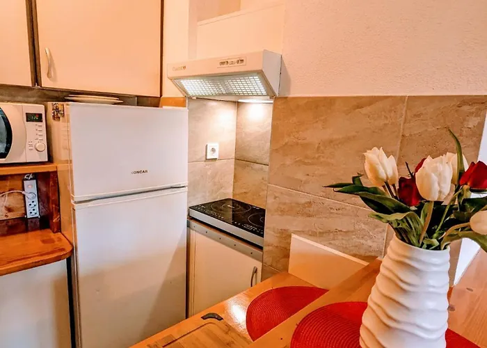 Demass Apartment - Cozy, Free Parking And Wifi