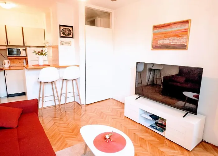 Demass Apartment - Cozy, Free Parking And Wifi