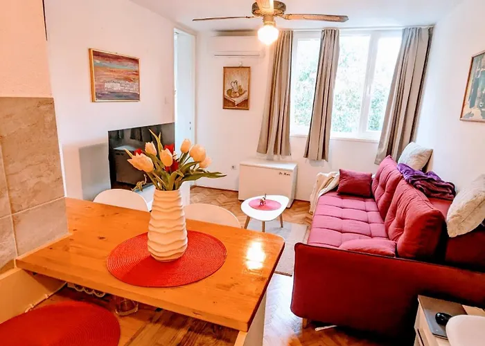 Demass Apartment - Cozy, Free Parking And Wifi