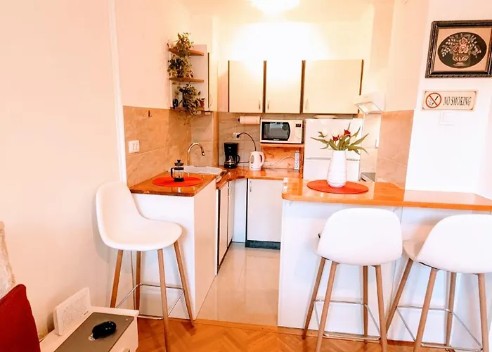 Demass Apartment - Cozy, Free Parking And Wifi